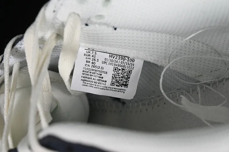 All Categories Nk SB Dunk Series Nk SB Dunk Low Low-top sneakers Nk SB Dunk Low Simple blue color Low-top casual sports skateboard shoes HV2390-100